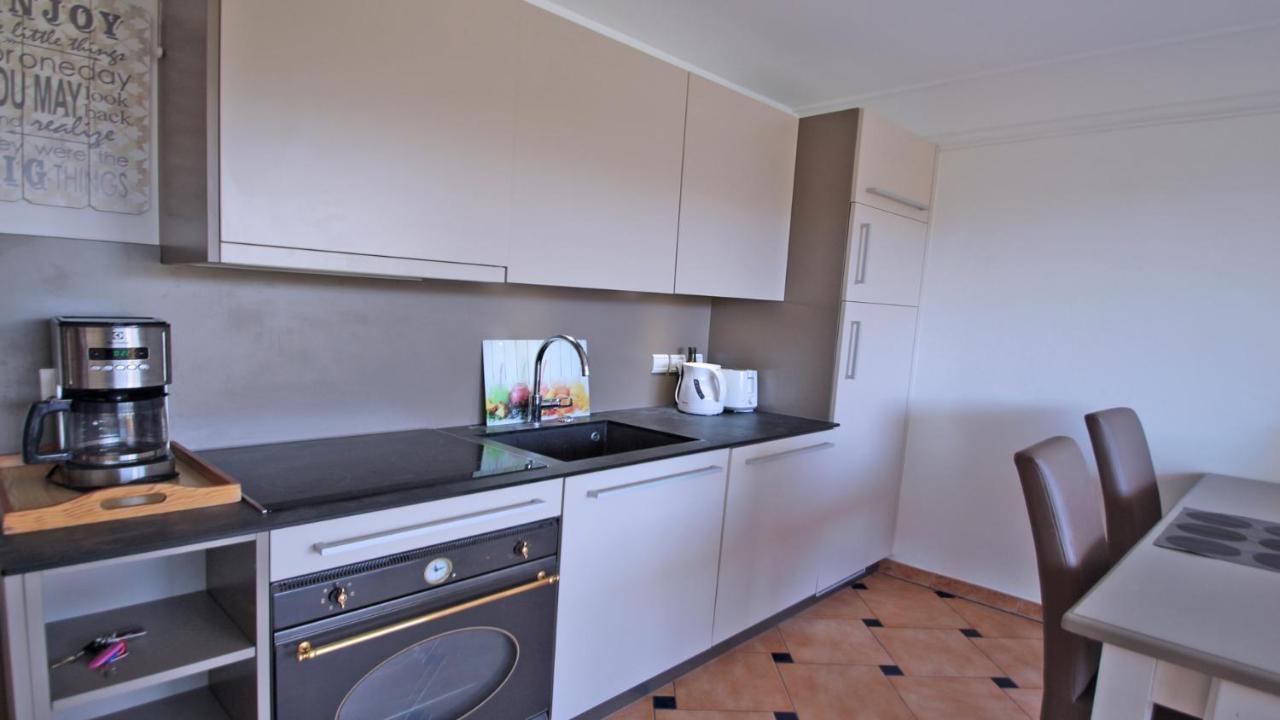 Port Marine Apartment Сен Максим Екстериор снимка