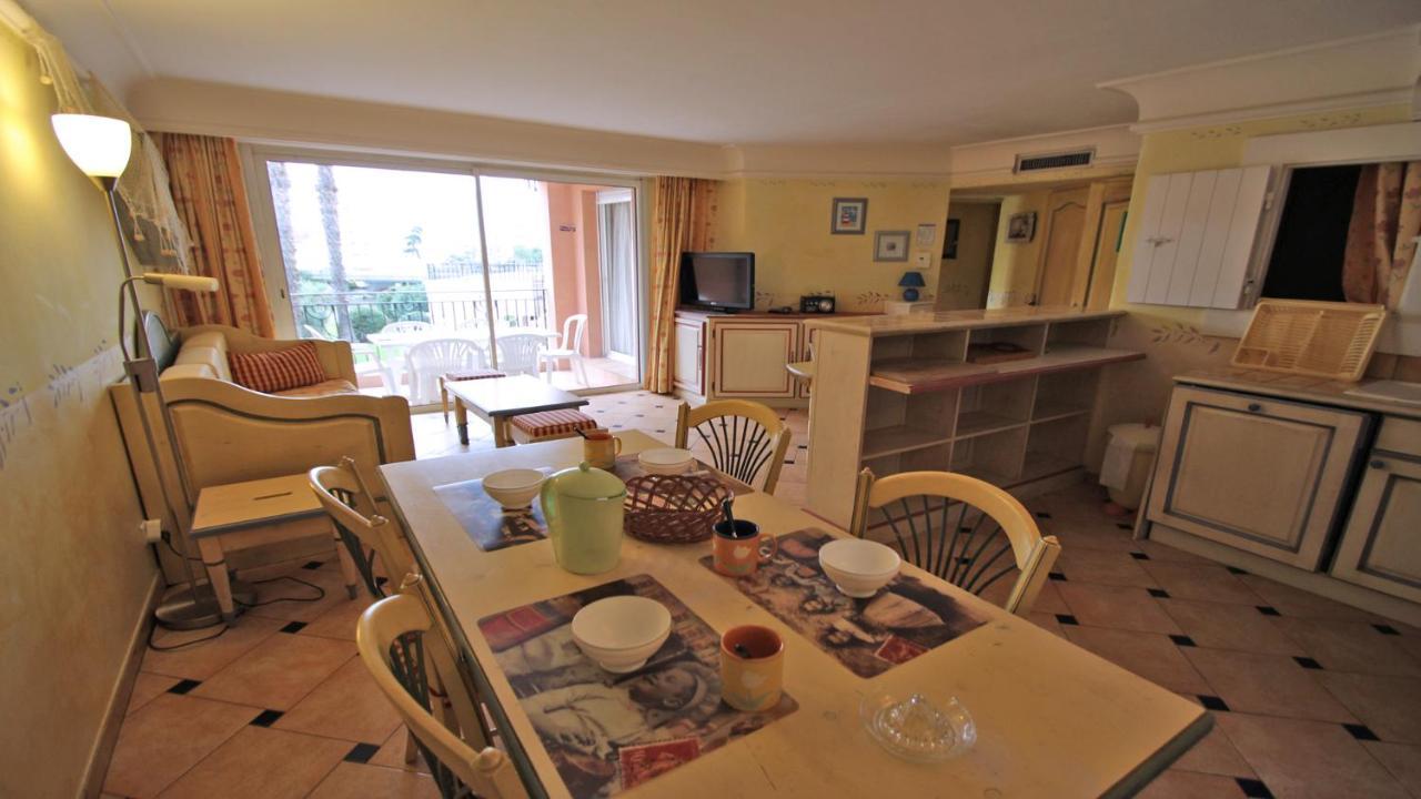 Port Marine Apartment Сен Максим Екстериор снимка