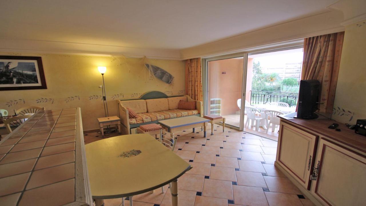 Port Marine Apartment Сен Максим Екстериор снимка