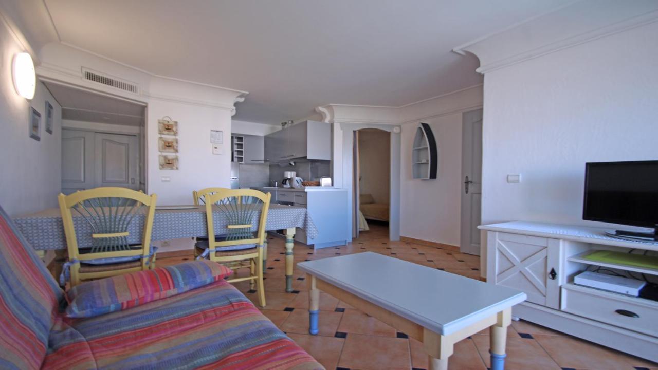 Port Marine Apartment Сен Максим Екстериор снимка