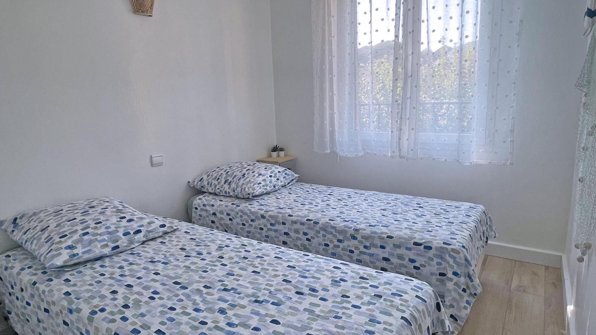 Port Marine Apartment Сен Максим Екстериор снимка