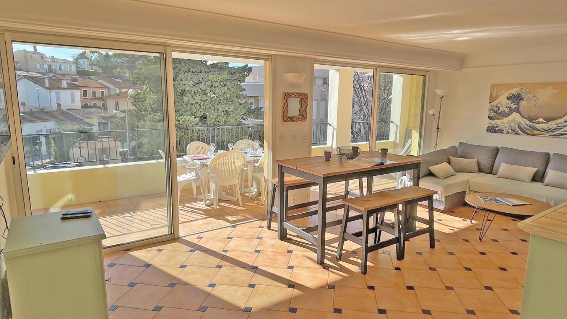 Port Marine Apartment Сен Максим Екстериор снимка