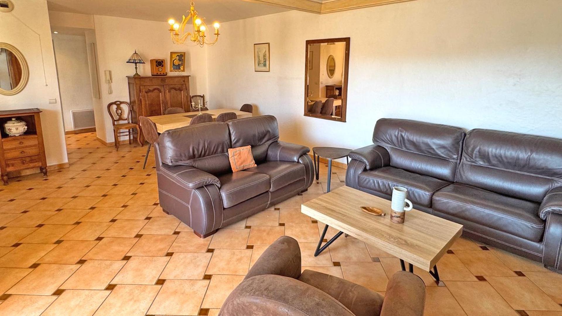 Port Marine Apartment Сен Максим Екстериор снимка