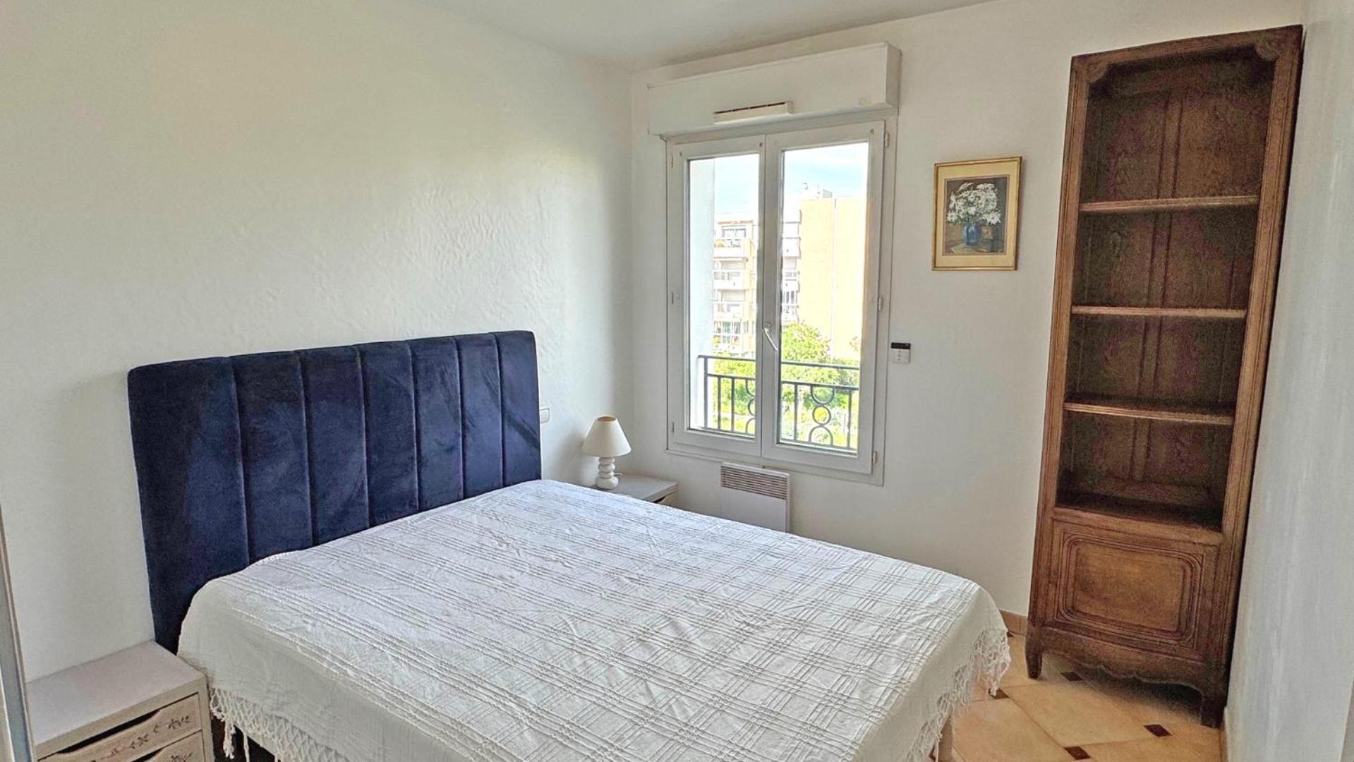 Port Marine Apartment Сен Максим Екстериор снимка